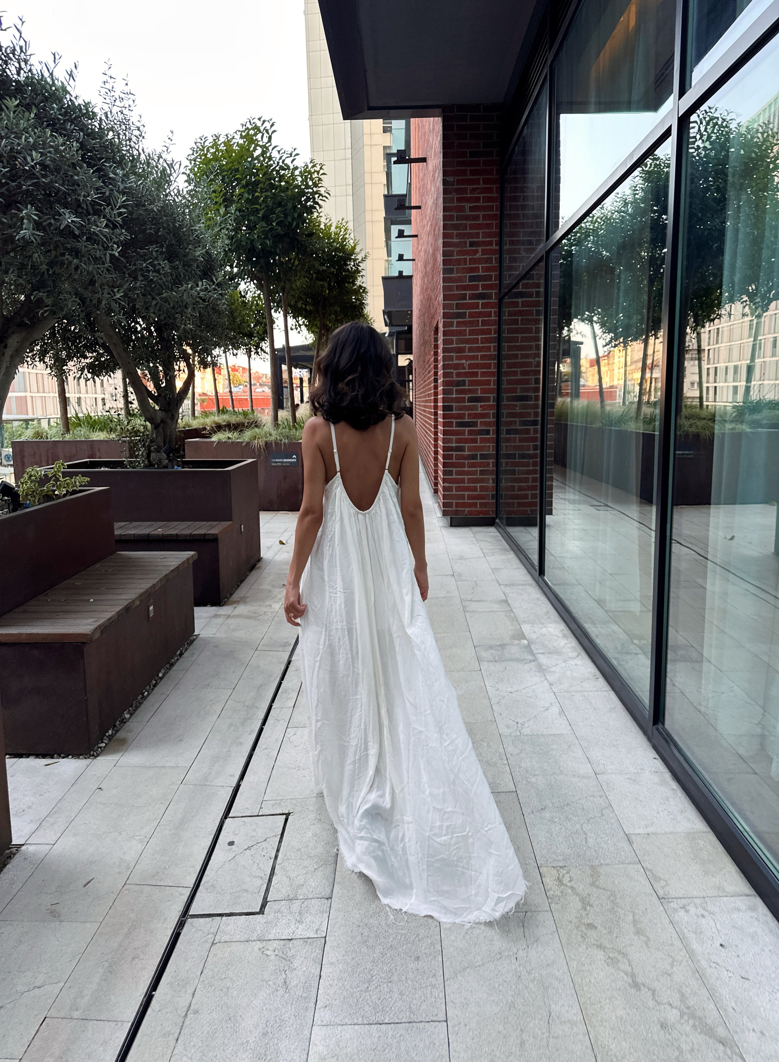 İp Askılı Beyaz Maxi Elbise