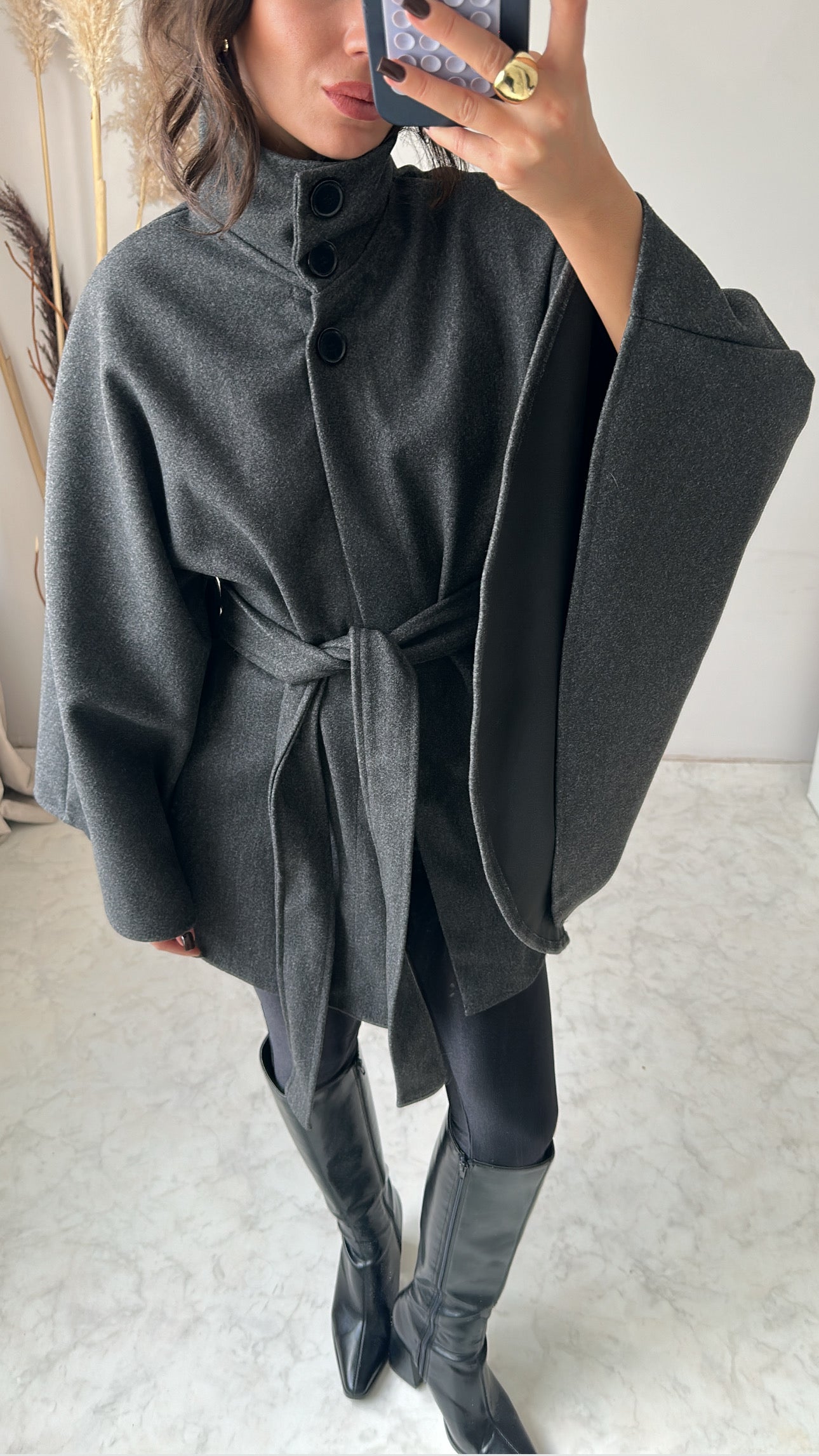 Kemer Detaylı Kaşe Panço