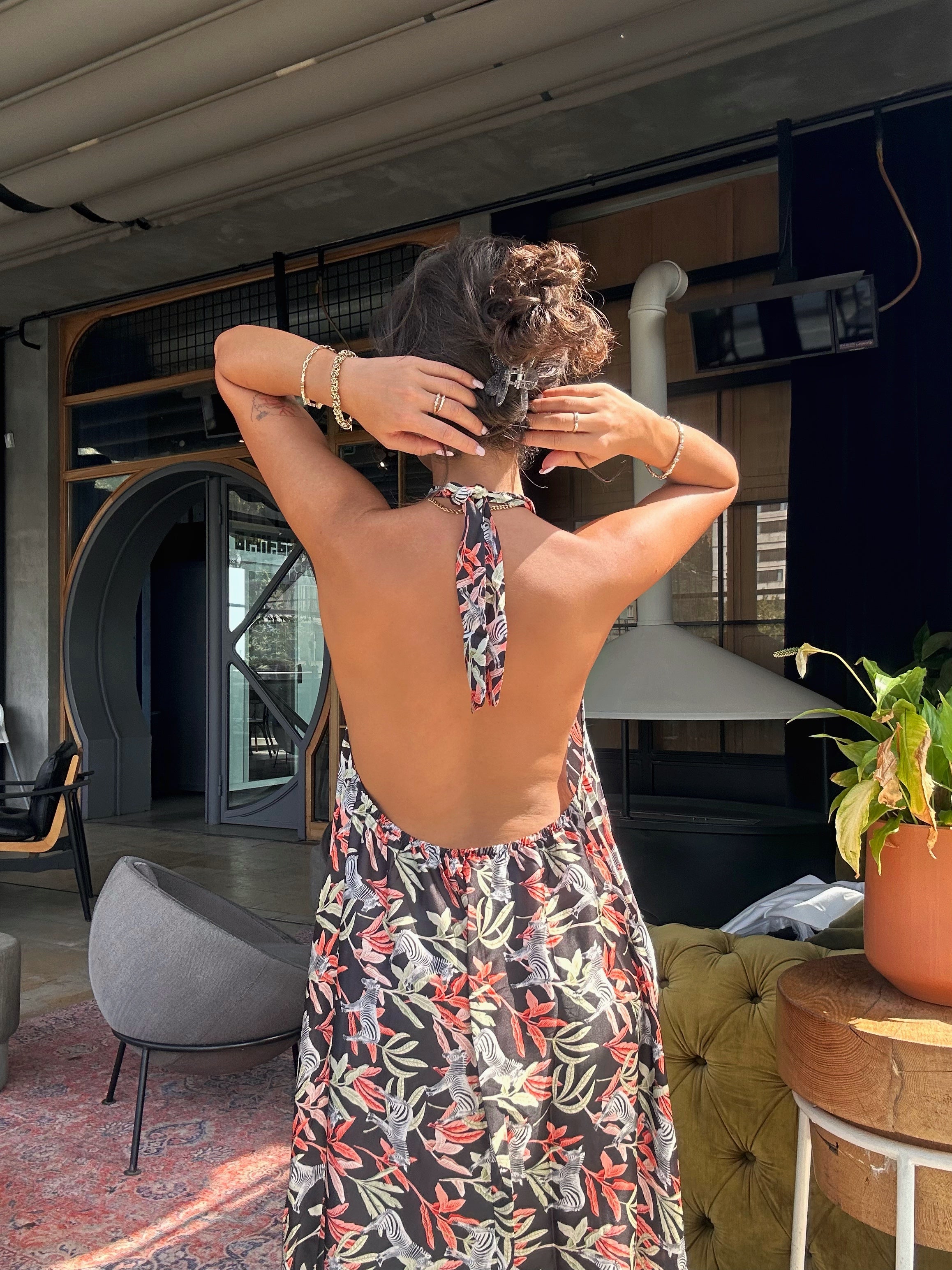 Maxi Sırt Dekolteli Saten Elbise