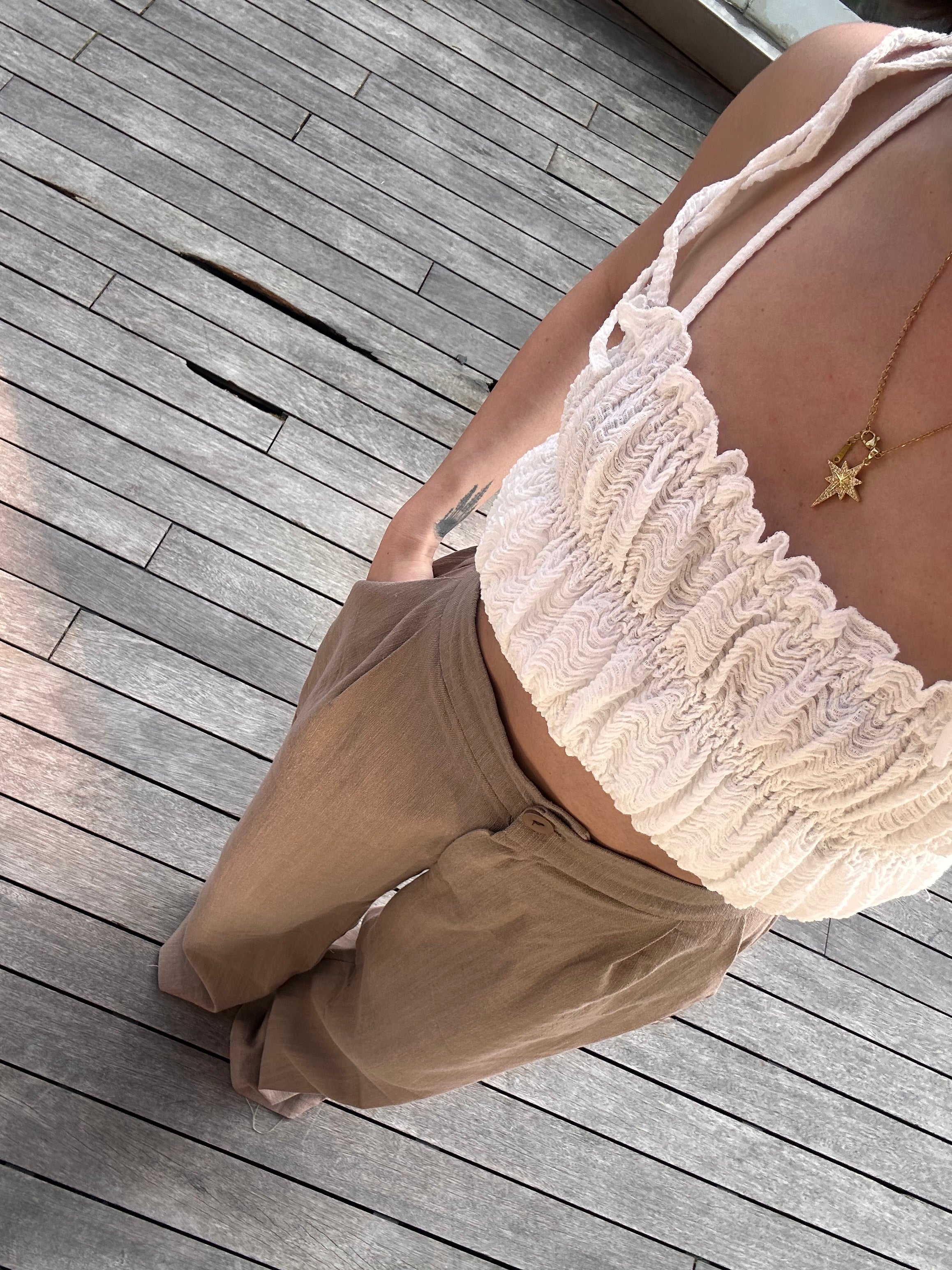 Askılı Büzgü Detay Bluz