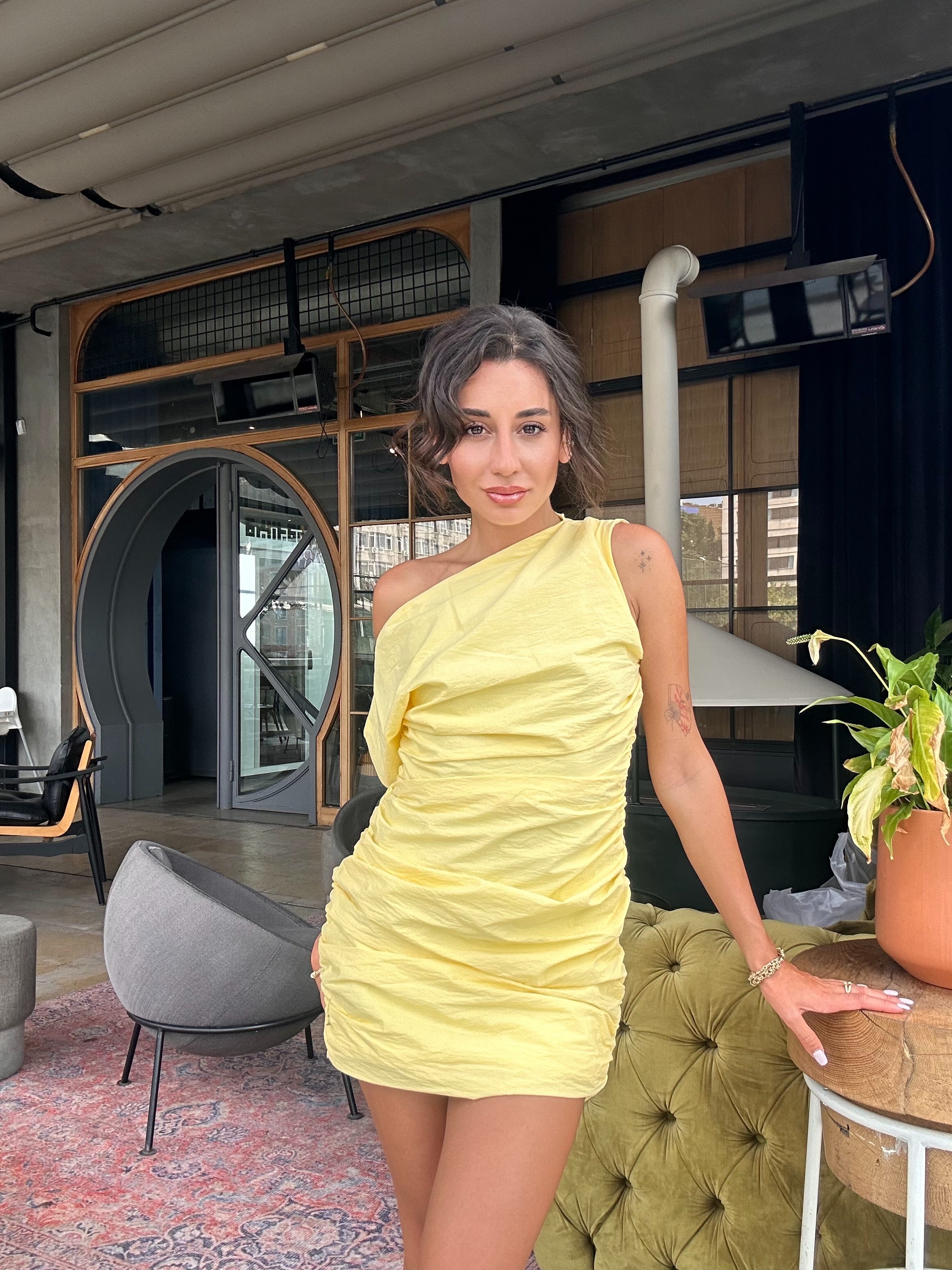 Tek Omuz Drapeli Elbise