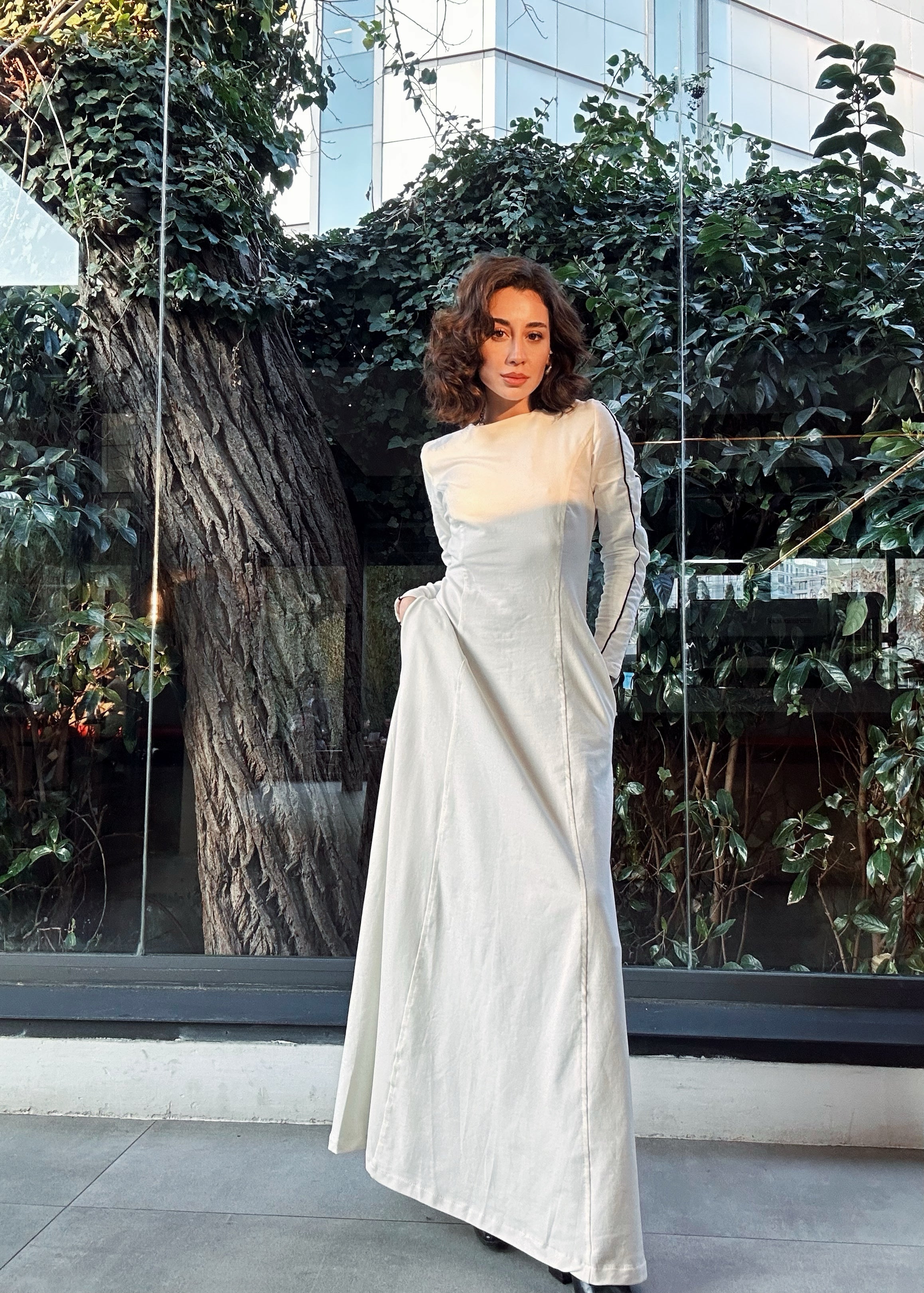 Maxi Boy Şerit Detaylı Beyaz Elbise