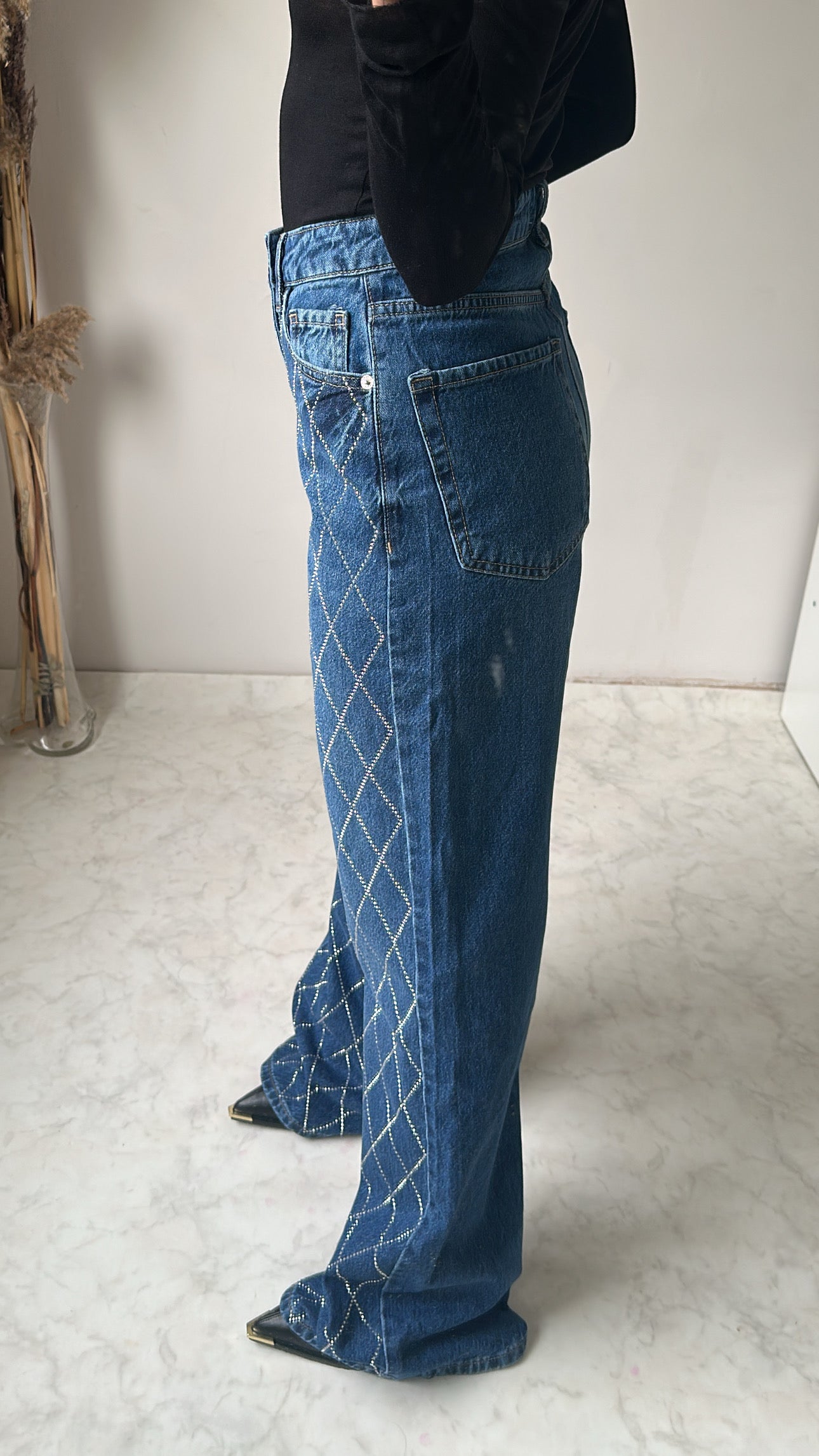 Taş Detaylı Jean