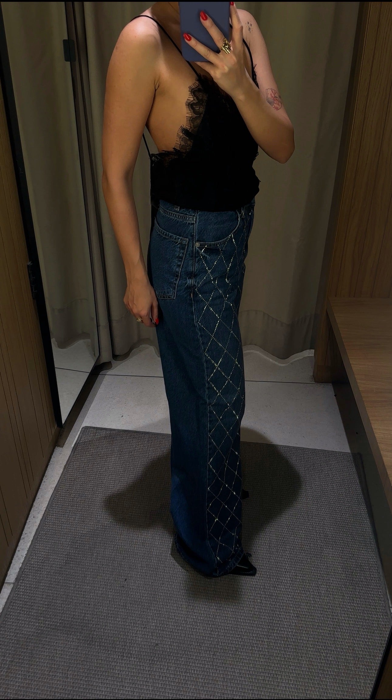 Taş Detaylı Jean