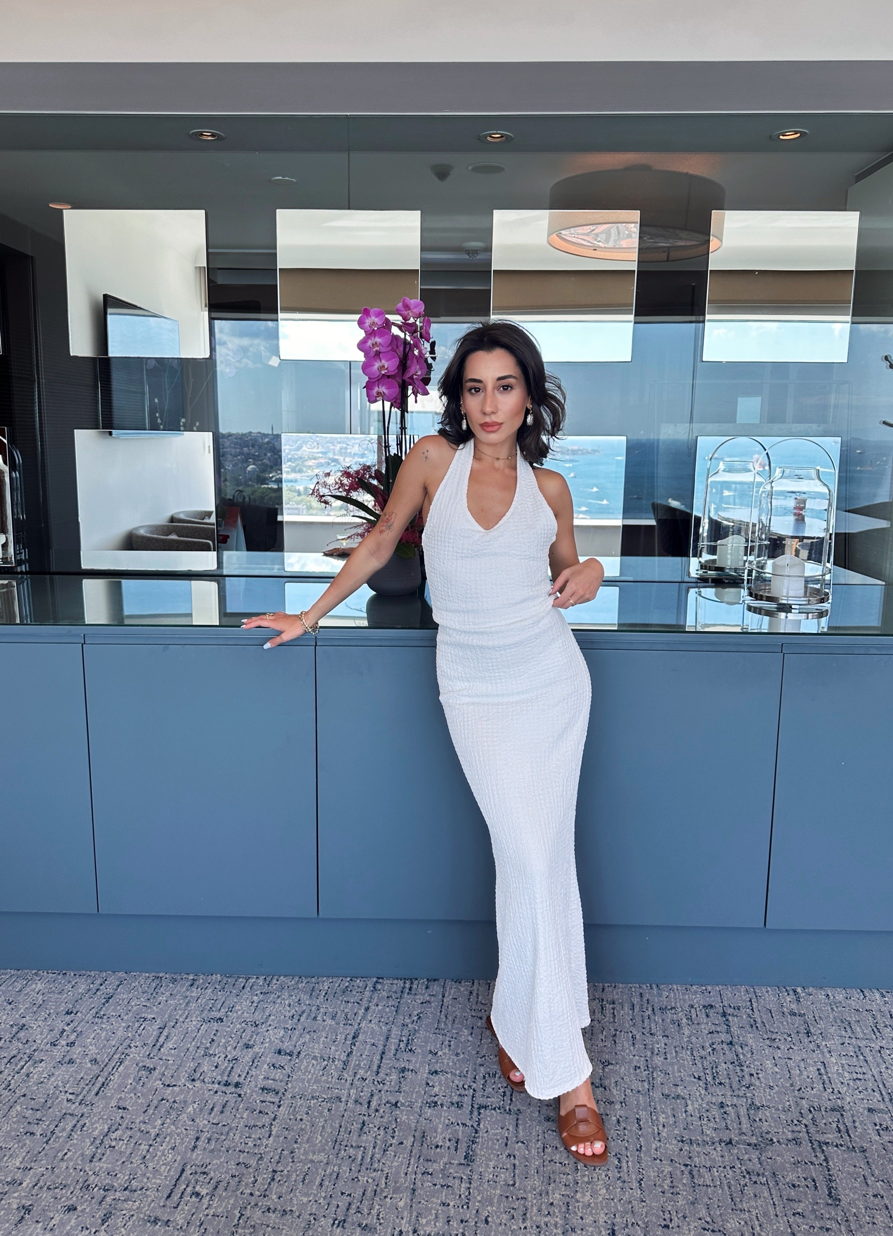 Sırt Dekolteli Dokulu Elbise