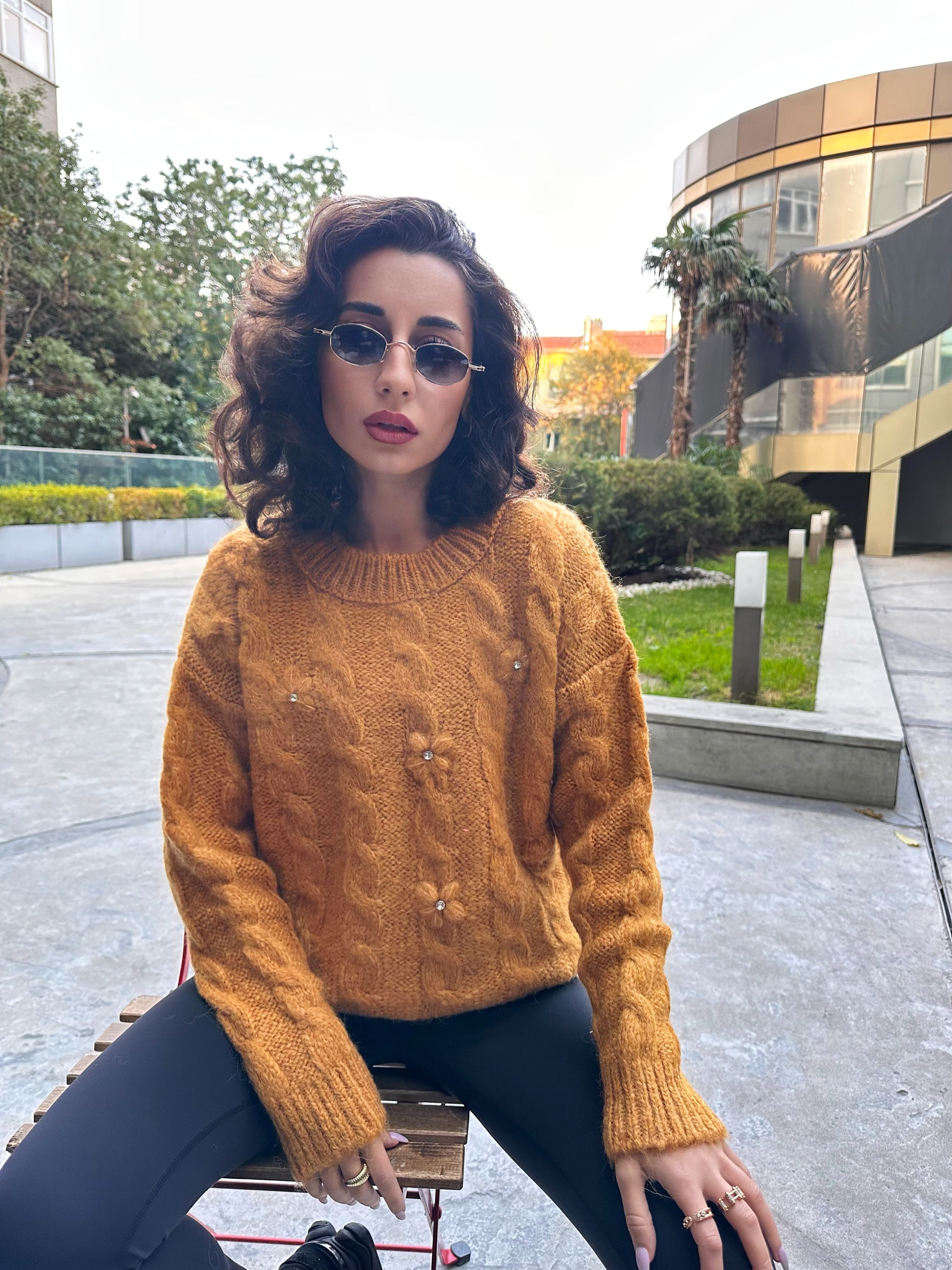 Örgü Taş Detaylı Kazak