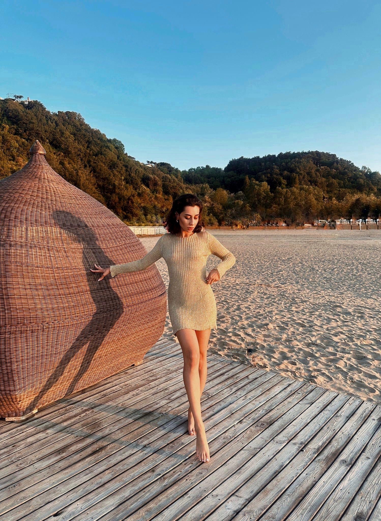 Altın Işıltılı Transparan Elbise