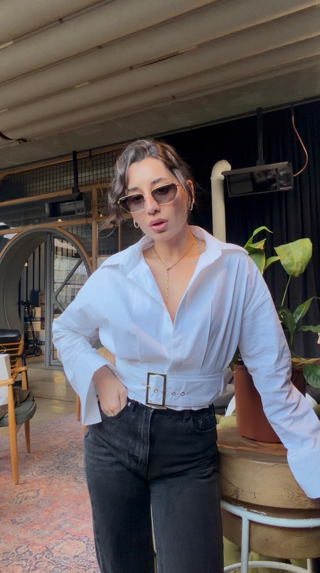 Base Kemer Detaylı Crop Gömlek