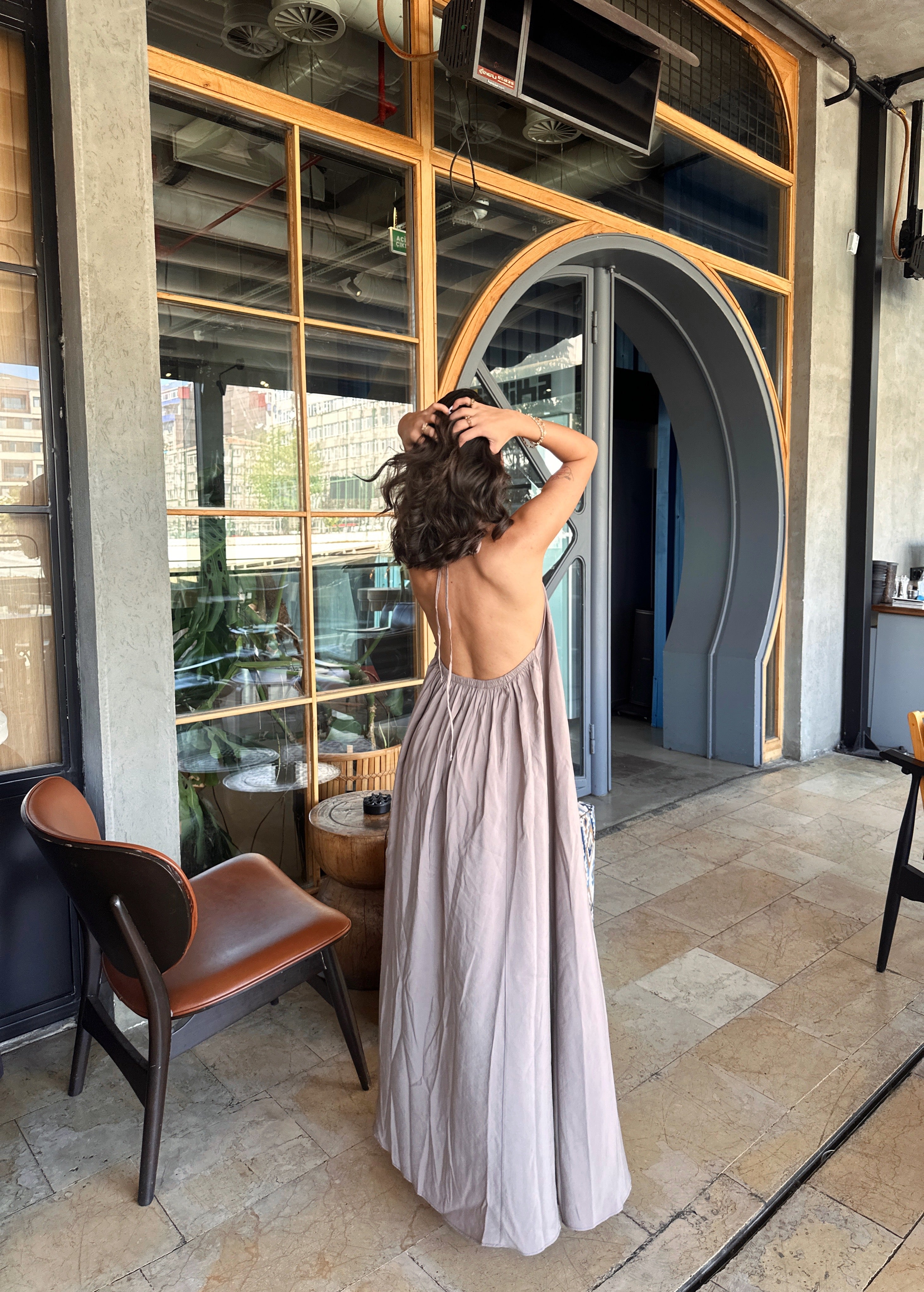 Sırt Dekolteli Elbise