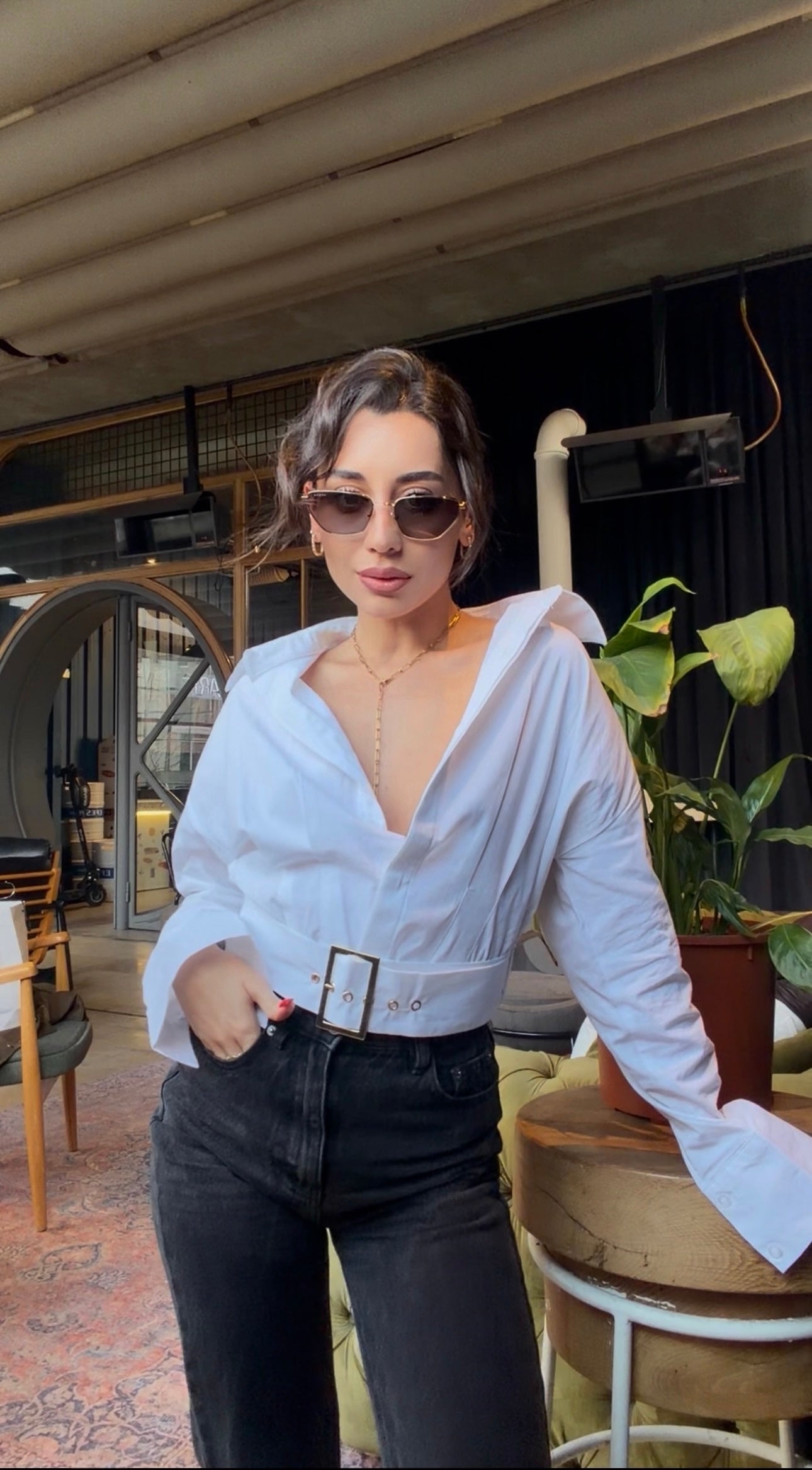 Base Kemer Detaylı Crop Gömlek