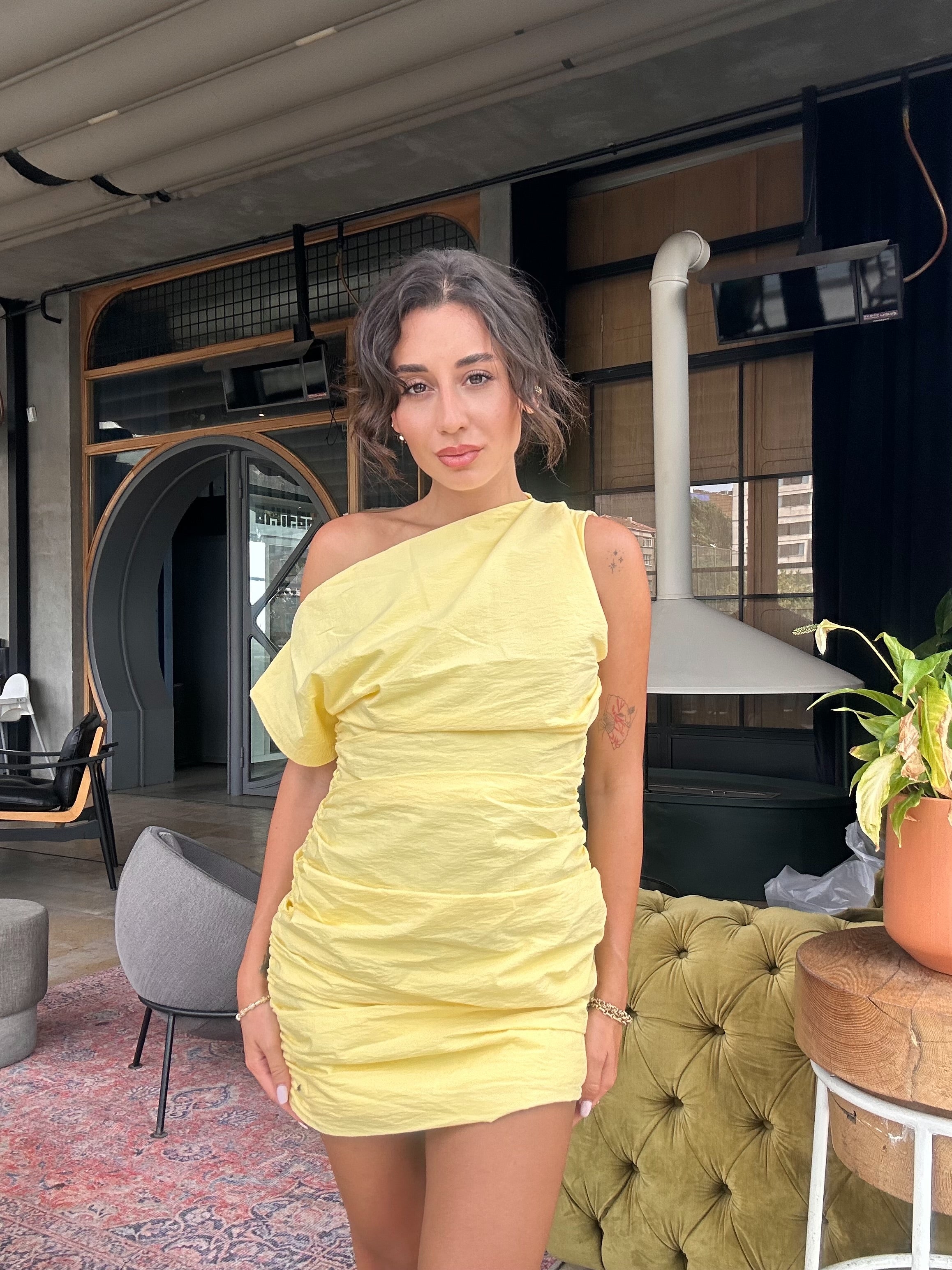 Tek Omuz Drapeli Elbise