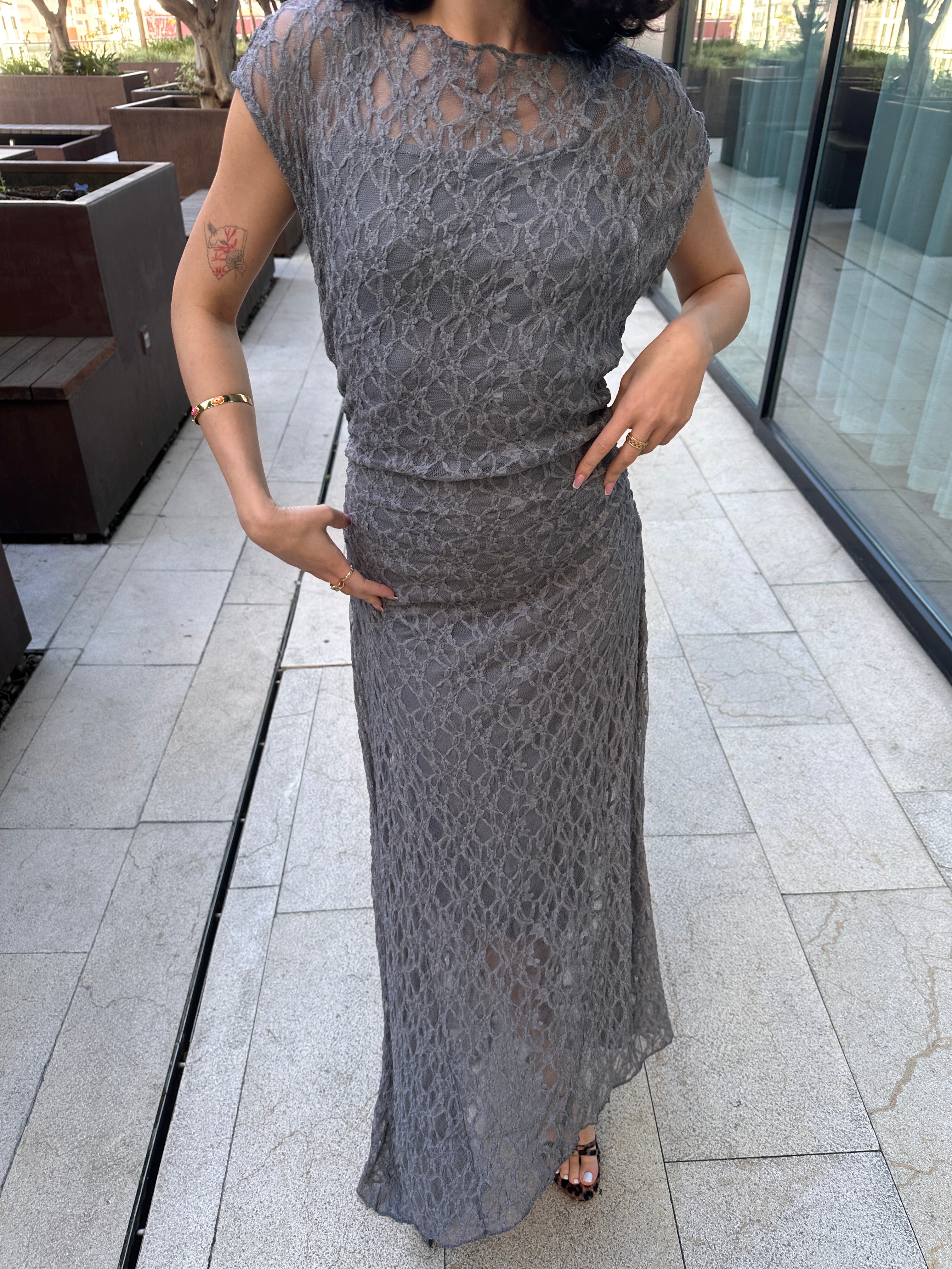 Asimetrik Tasarım Dantel Elbise