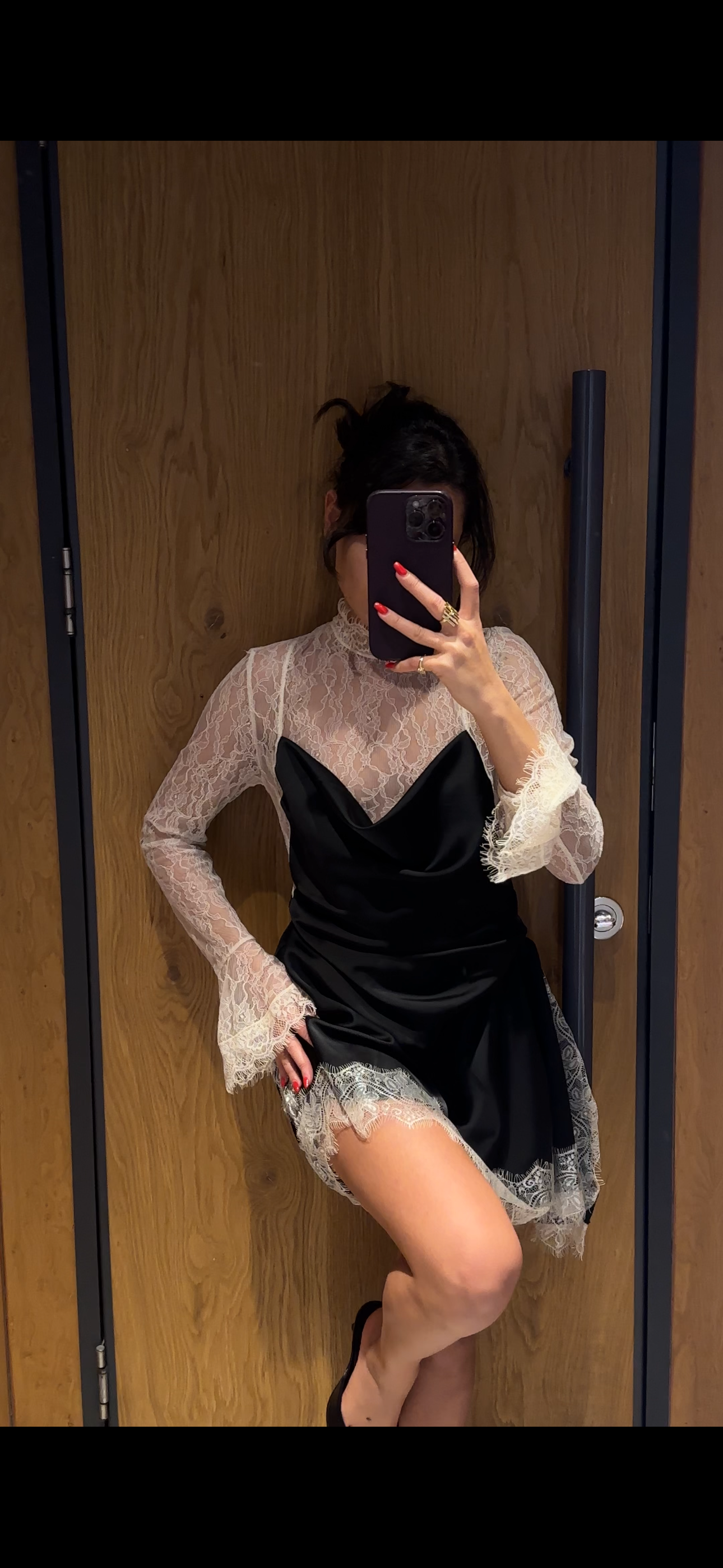 Aura Dantel Detaylı Elbise