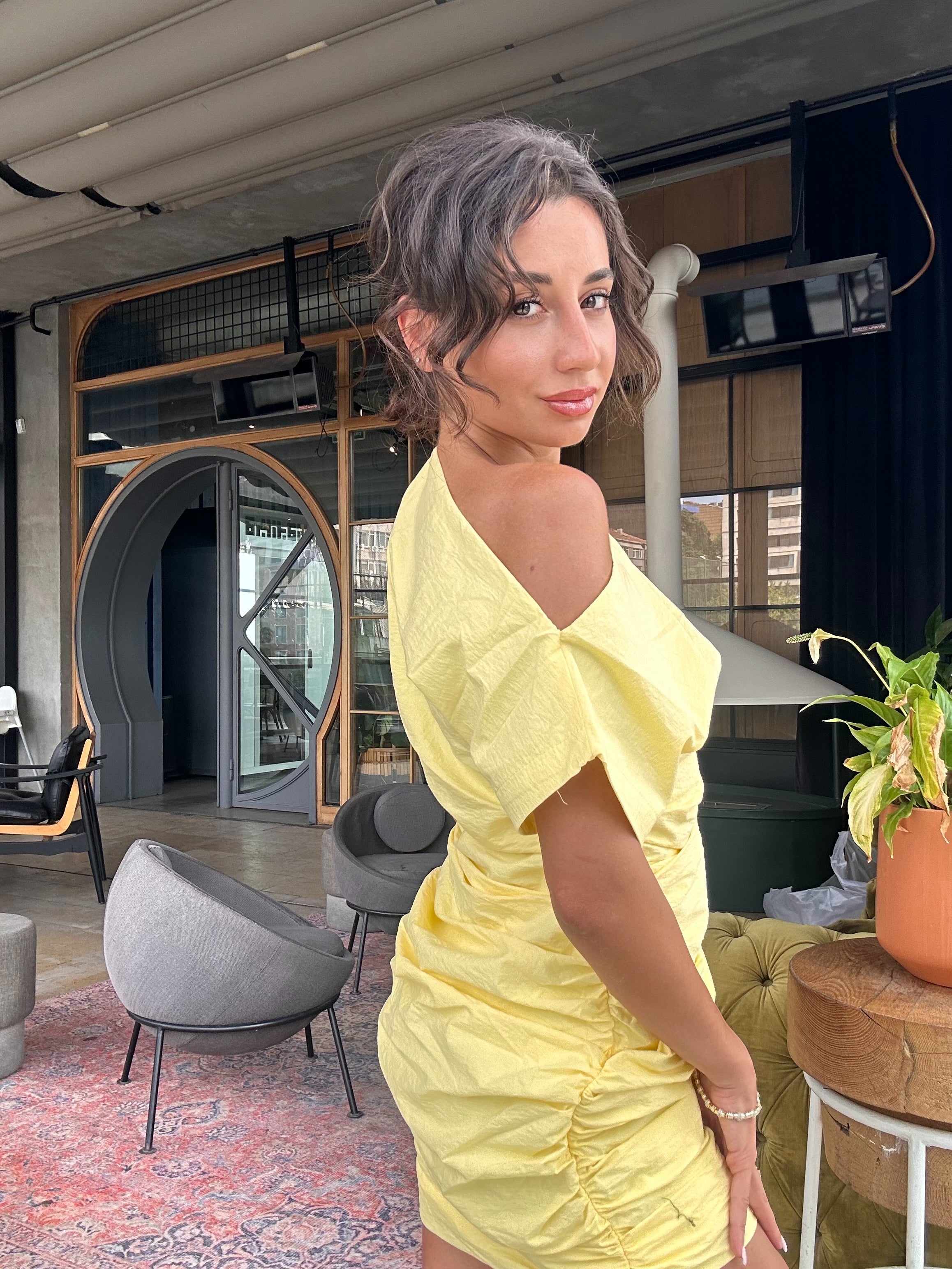 Tek Omuz Drapeli Elbise