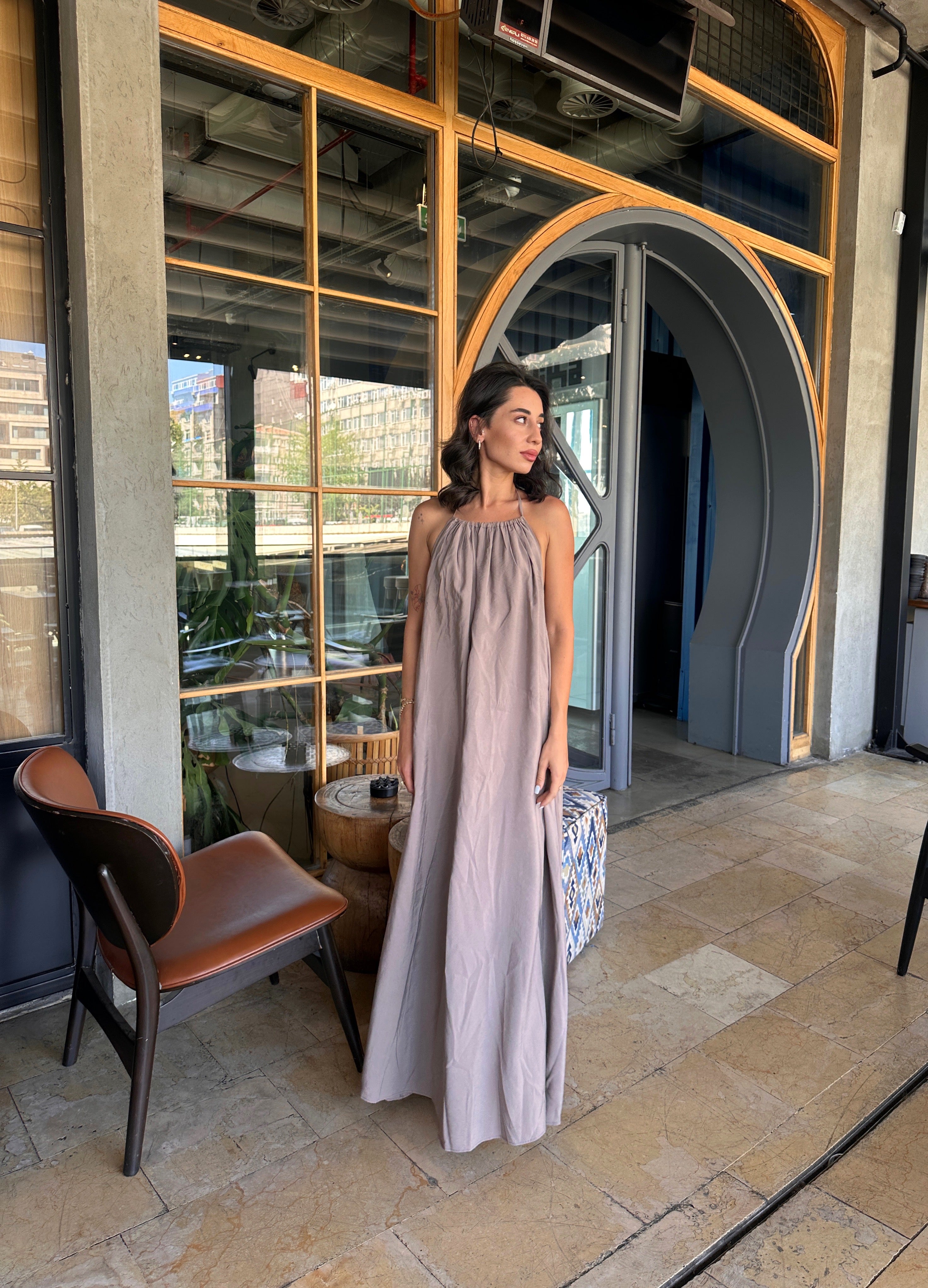 Sırt Dekolteli Elbise