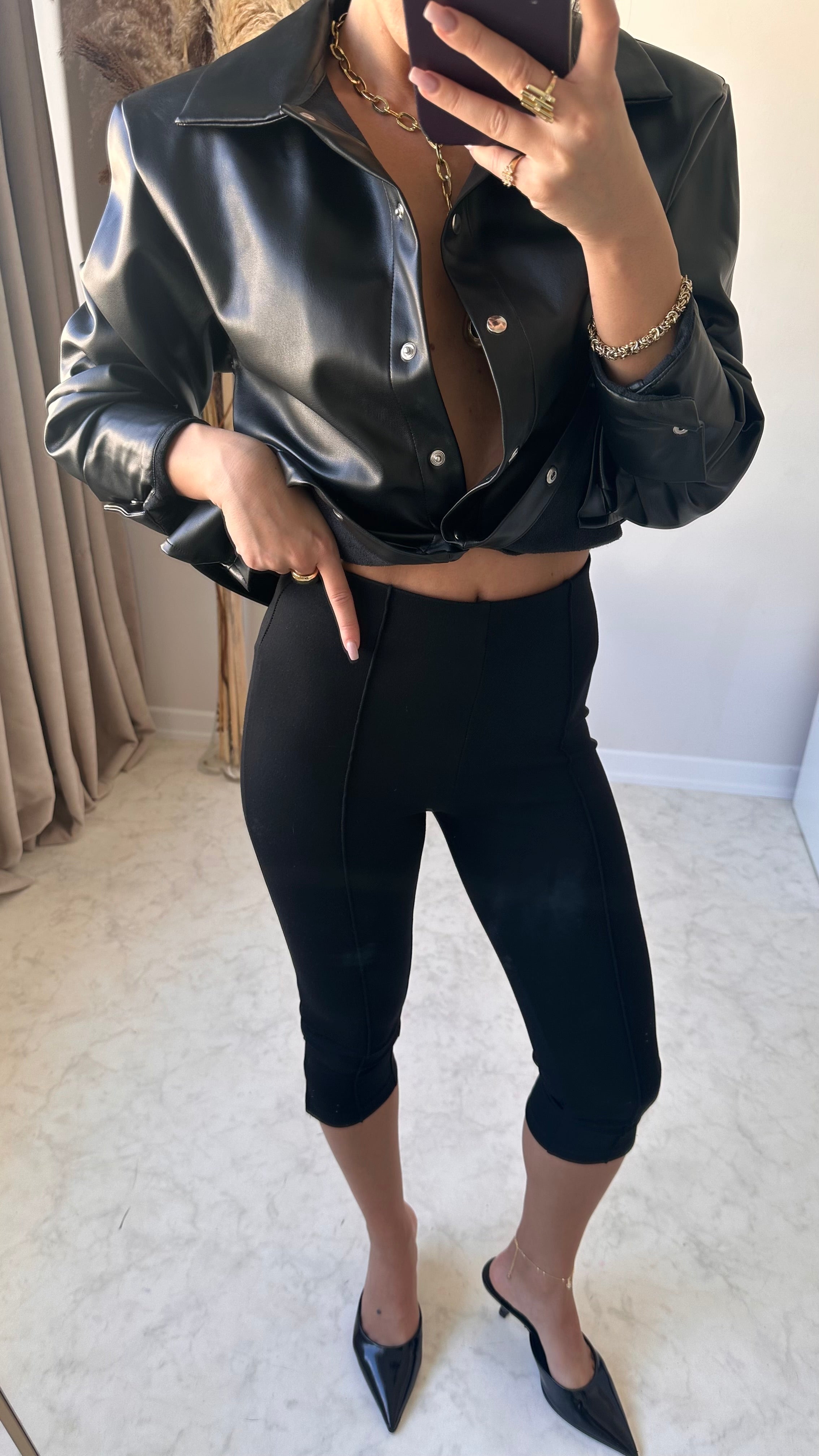 Siyah Capri