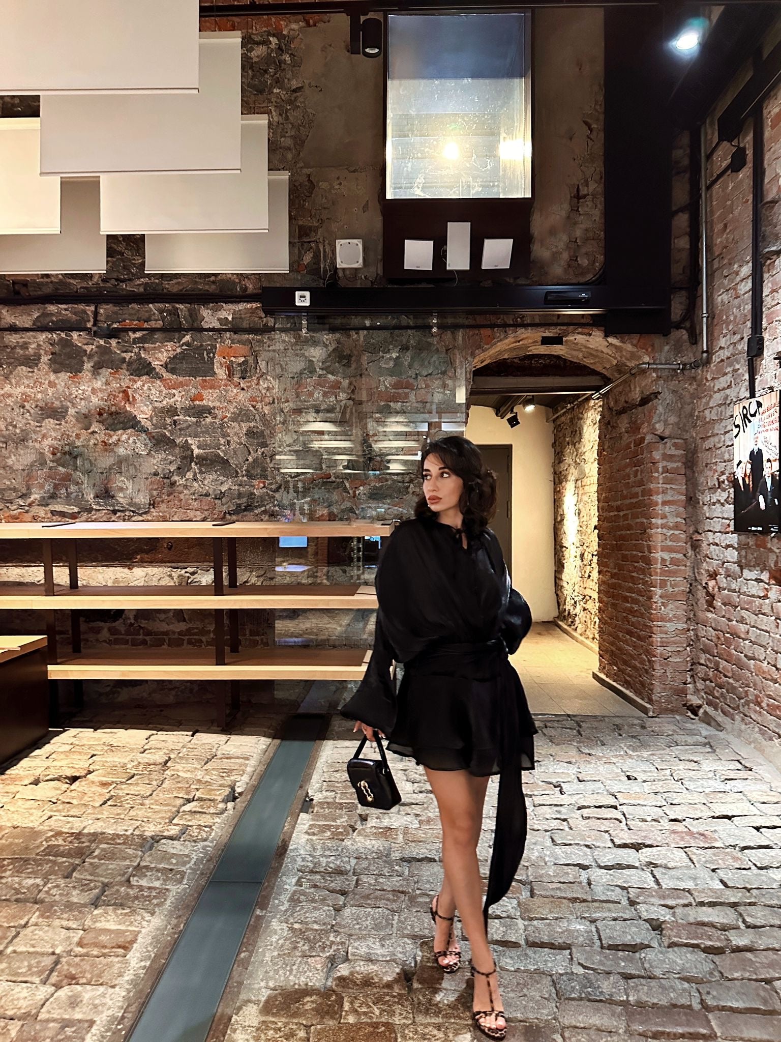 Tasarım Işıltılı Saten Elbise