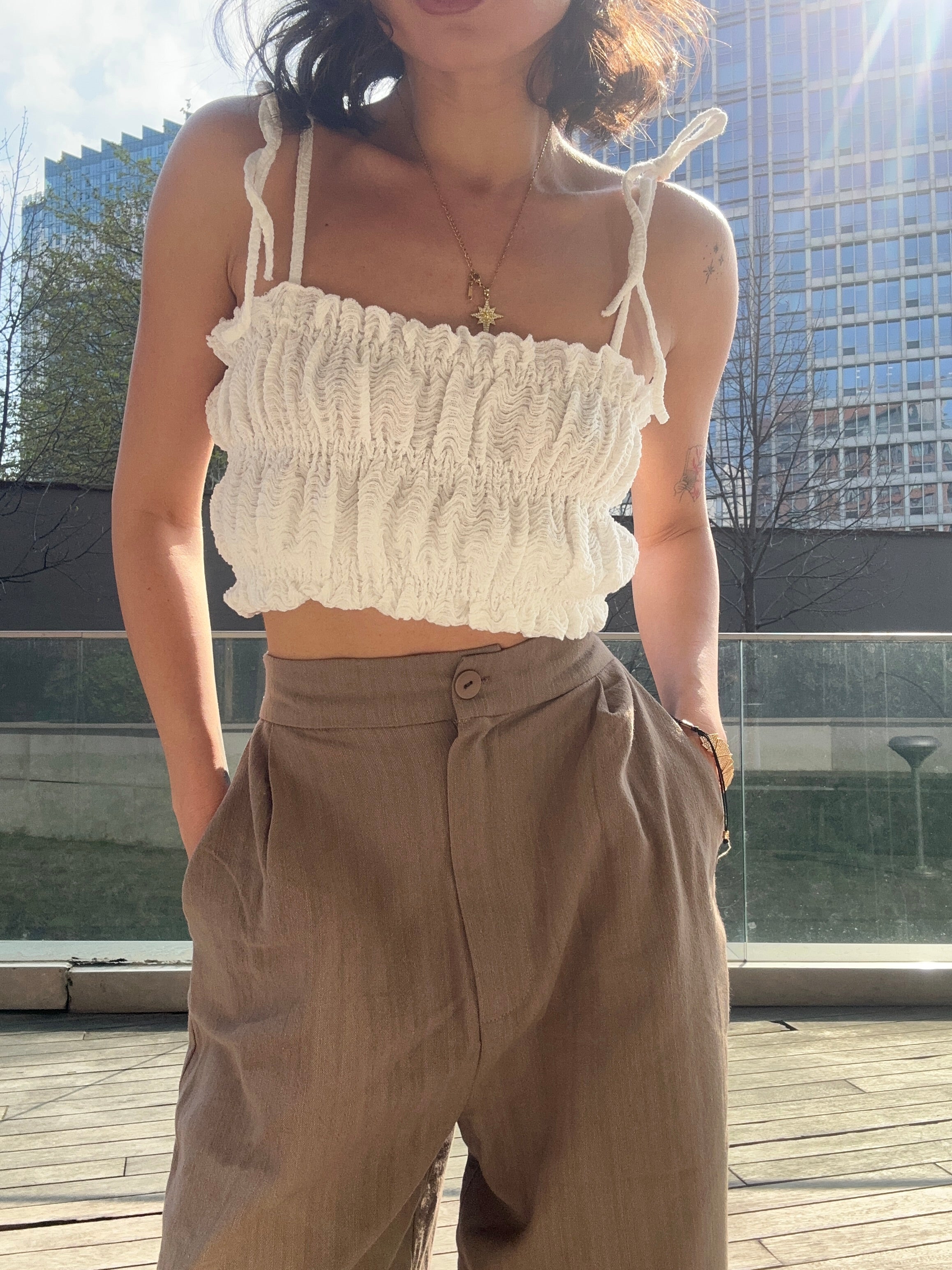 Askılı Büzgü Detay Bluz