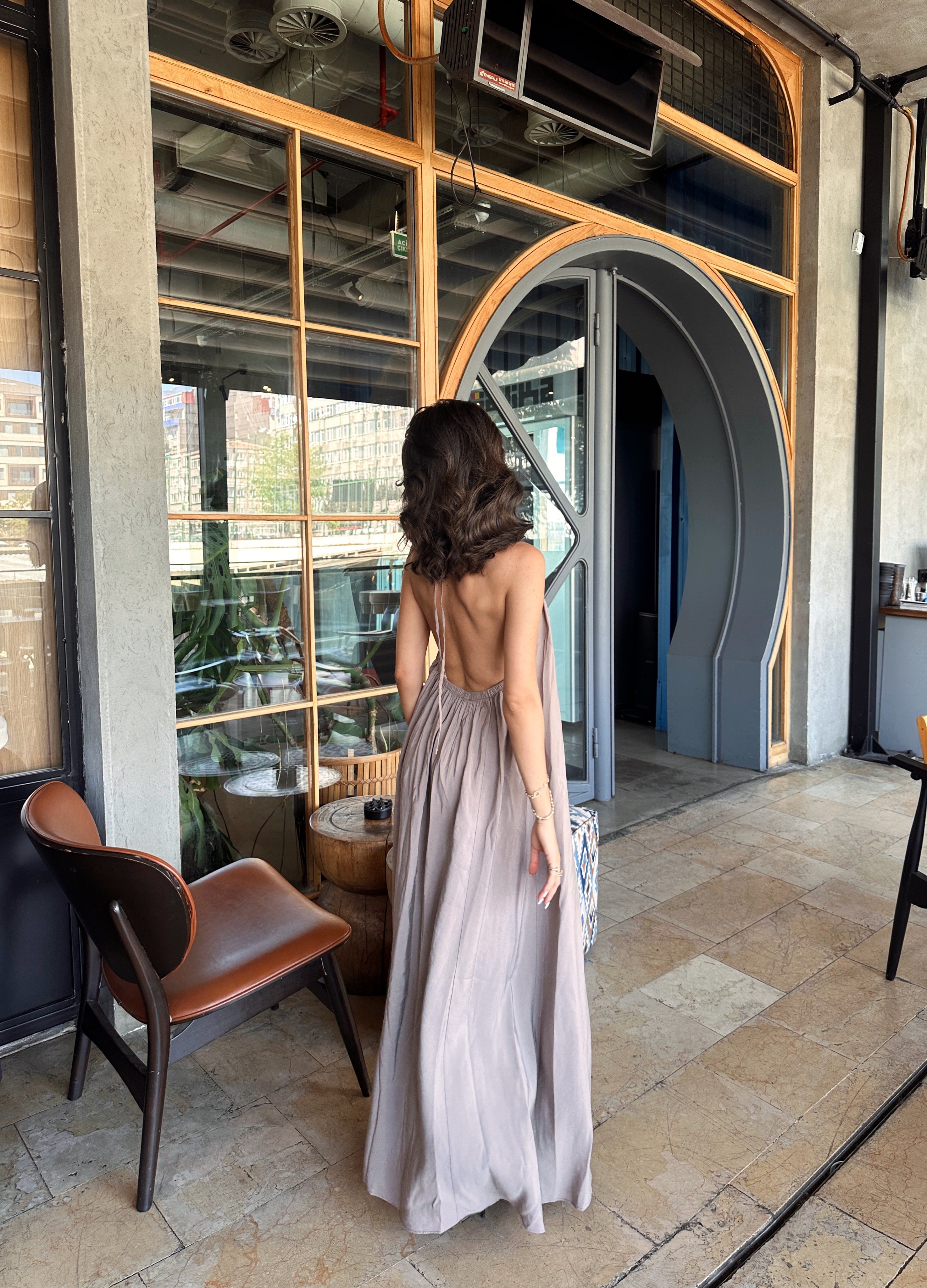 Sırt Dekolteli Elbise