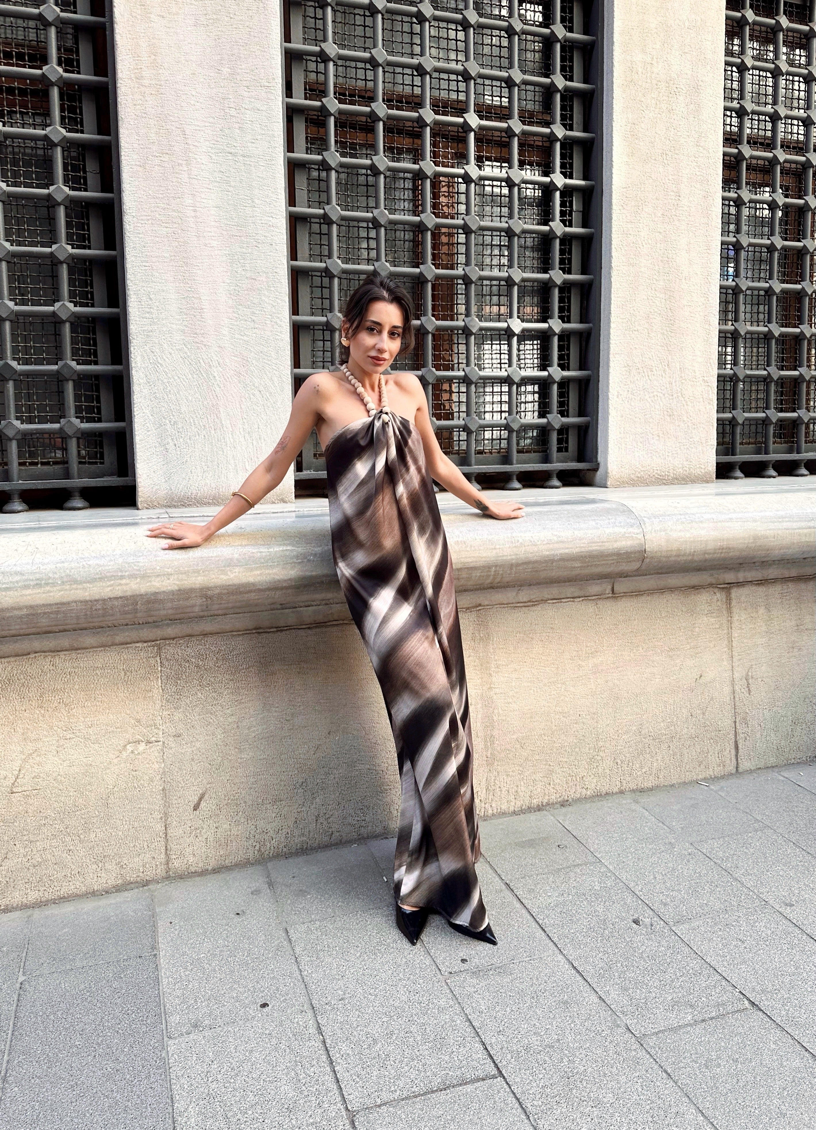 Boncuk Boyundan Bağlamalı Saten Elbise