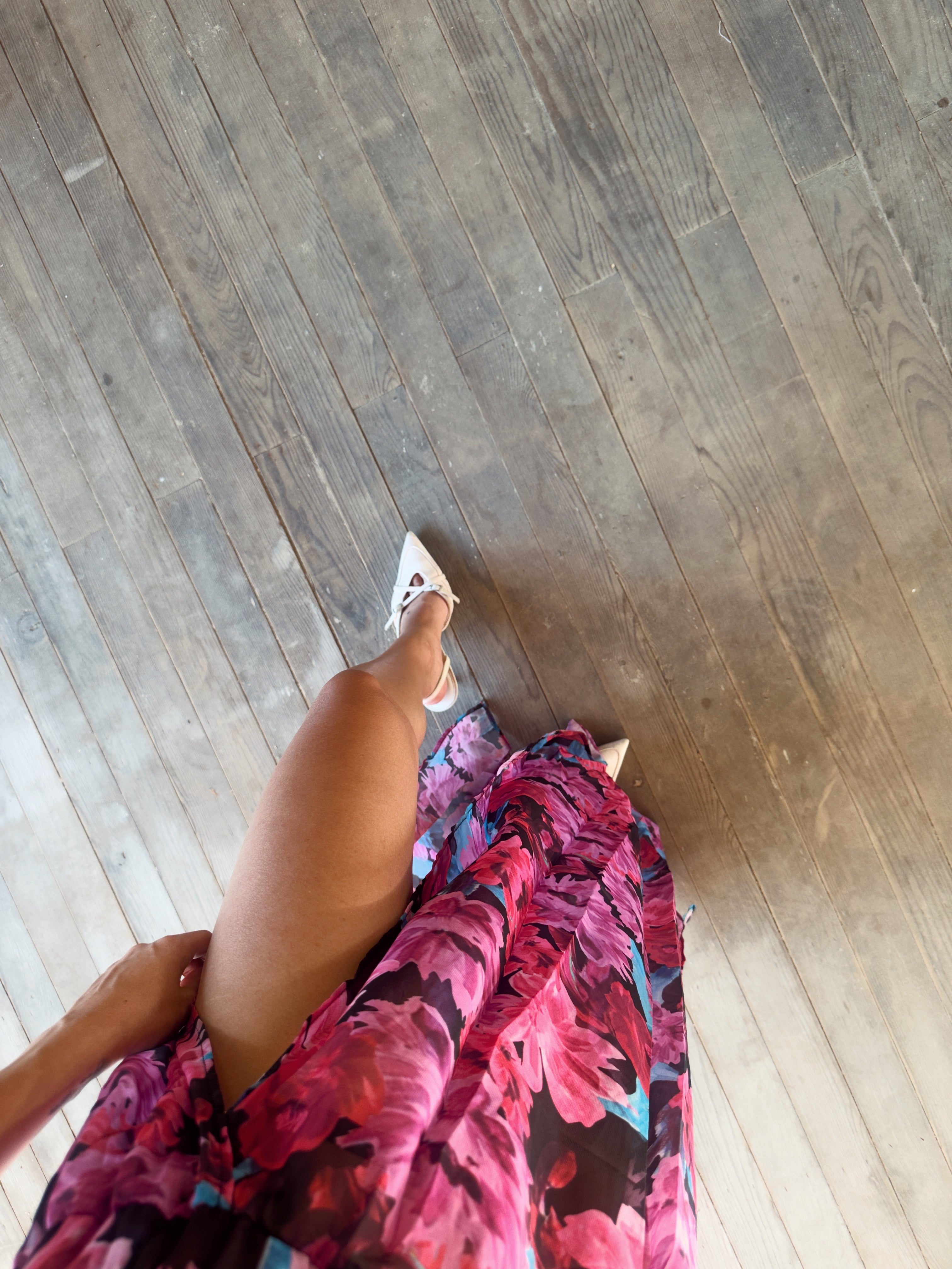 Çiçekli Yırtmaç Detaylı Pareo