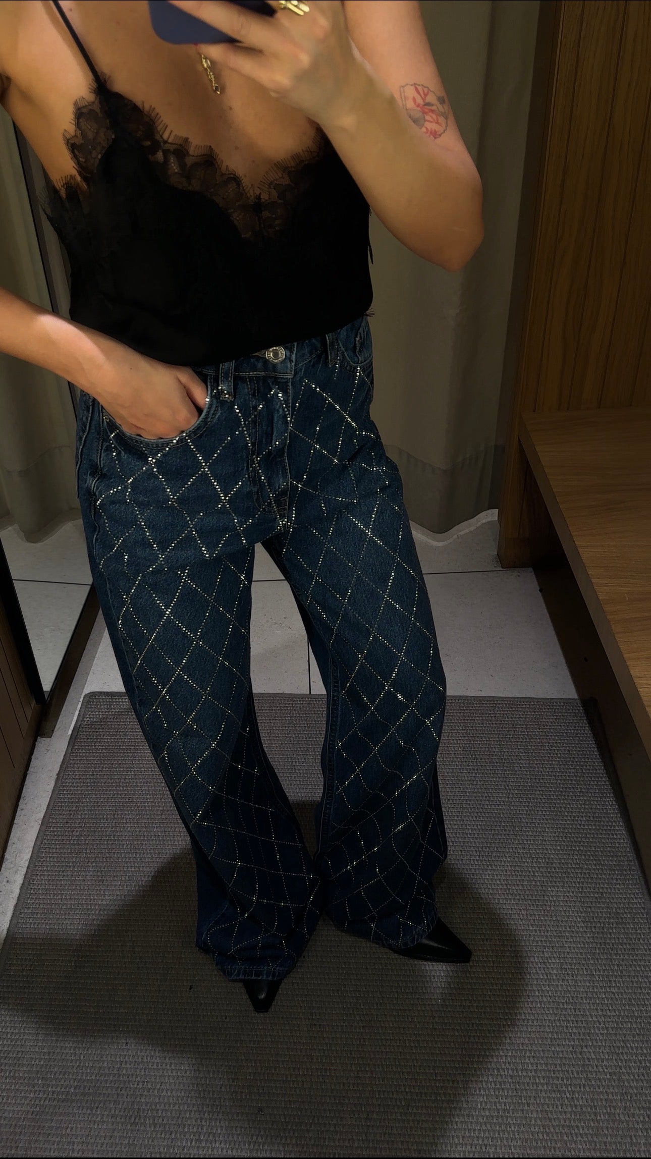 Taş Detaylı Jean