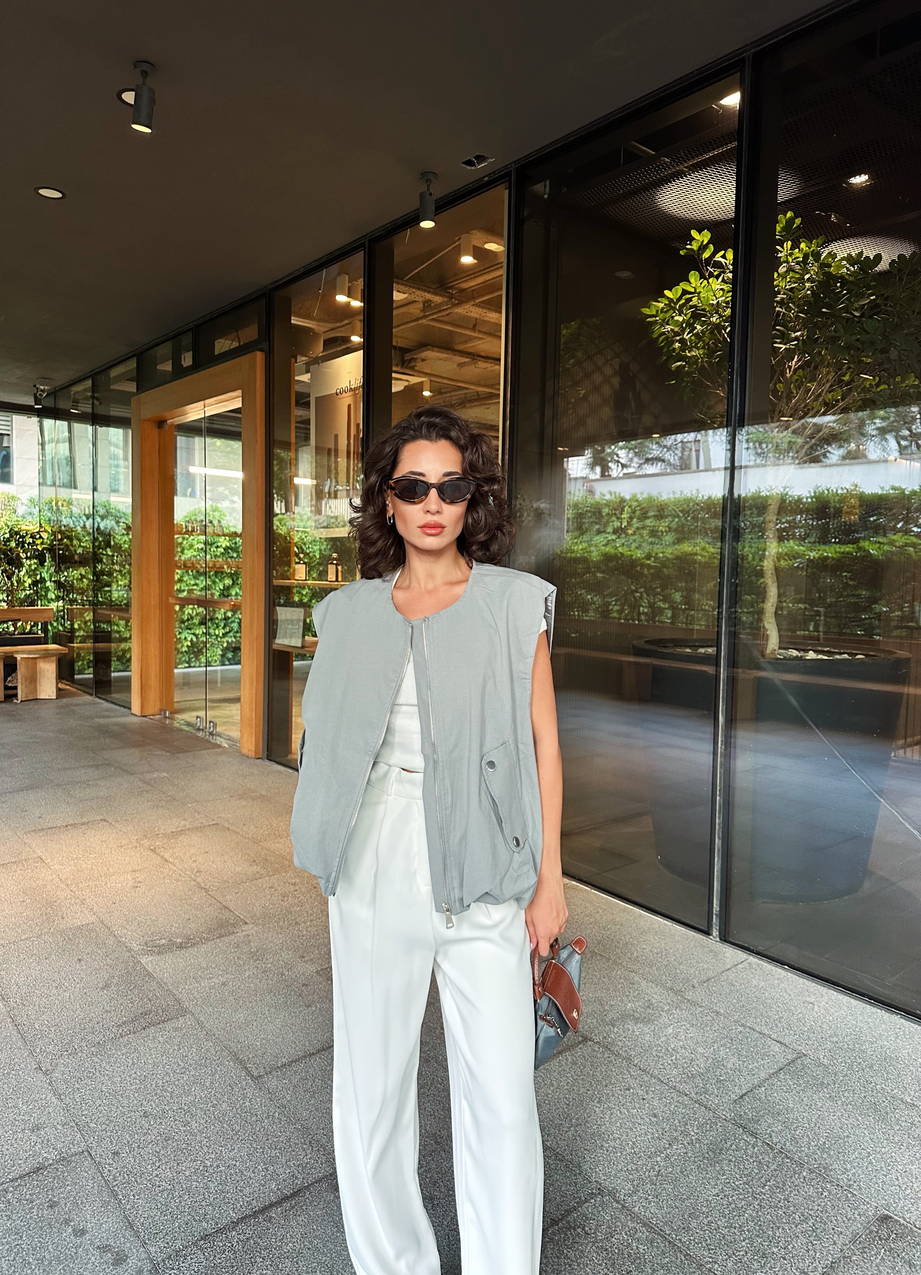 Gri Çıtçıtlı Cepli Yelek